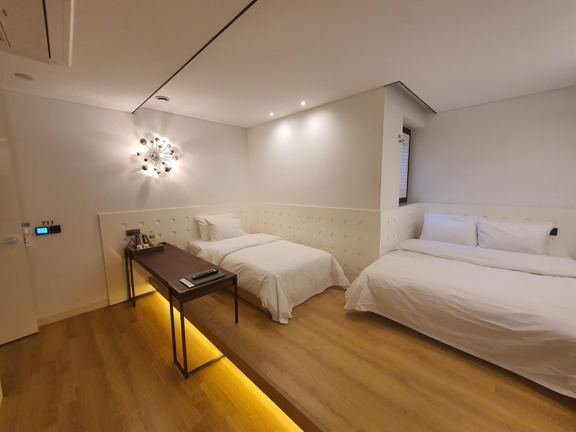 Hotel The Designers Kondae Seoul Bagian luar foto
