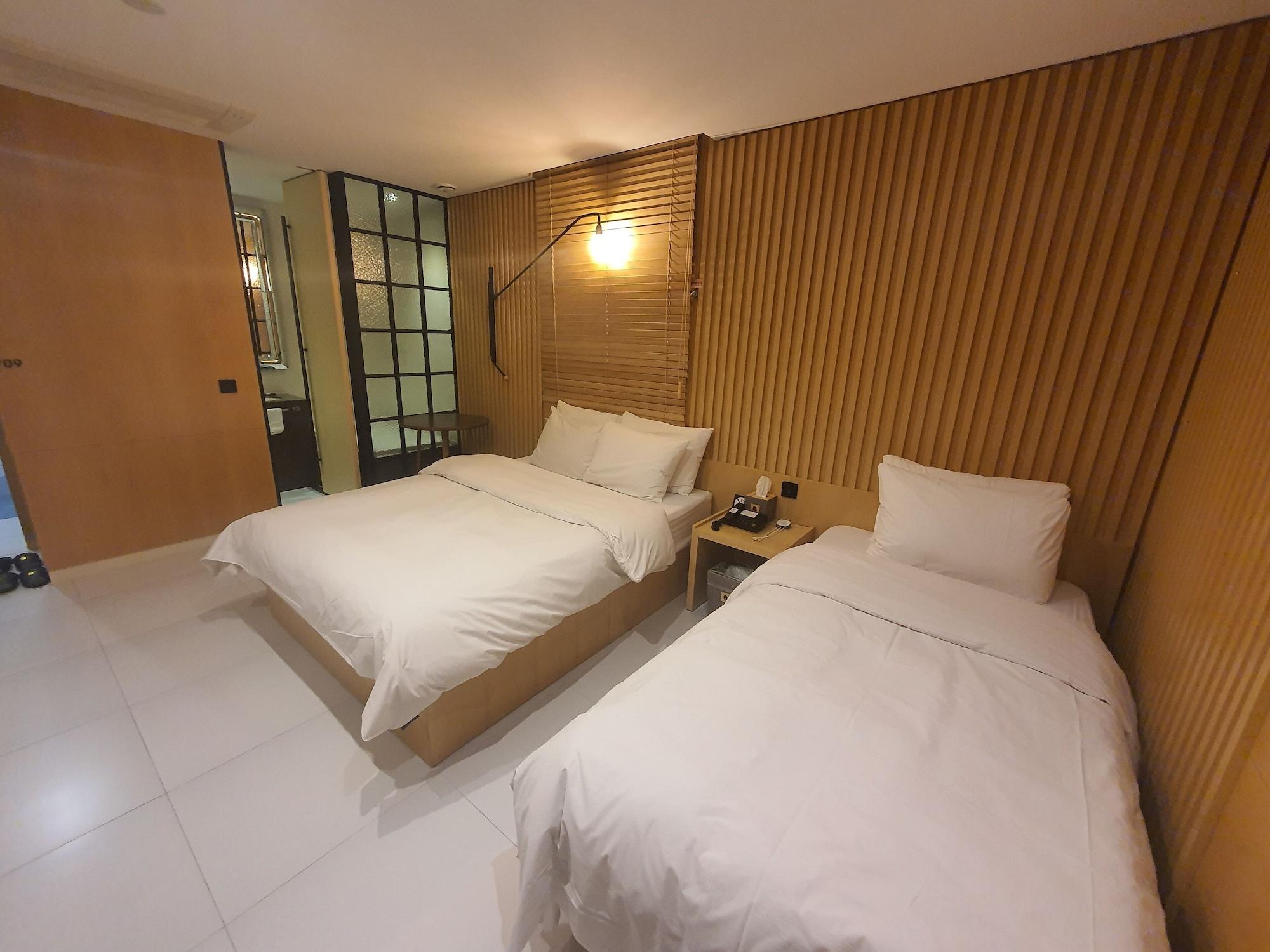 Hotel The Designers Kondae Seoul Bagian luar foto
