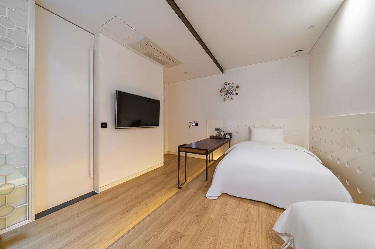 Hotel The Designers Kondae Seoul Bagian luar foto